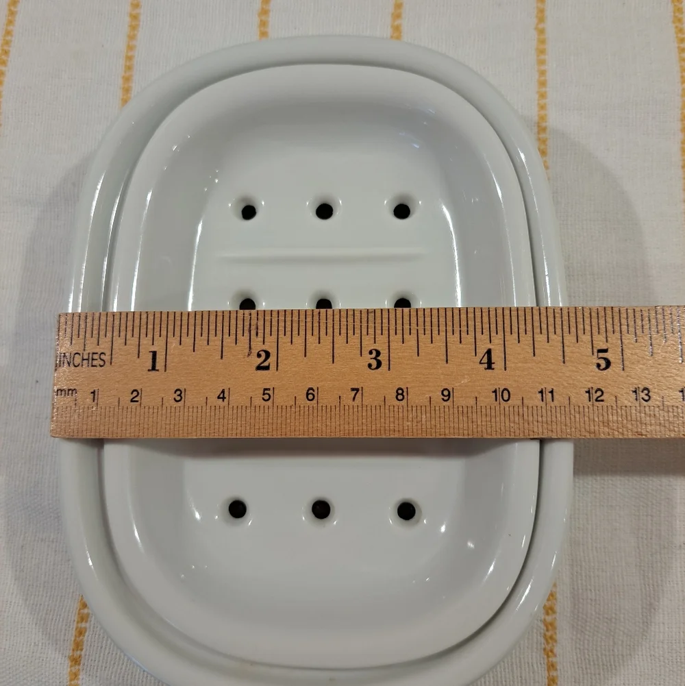Vtg Porcelain/Ceramic Classic Two-part Soap Dish with Removable Tray White